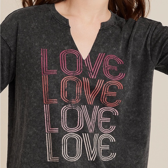 Love Graphic Tee - Picture 2 of 4
